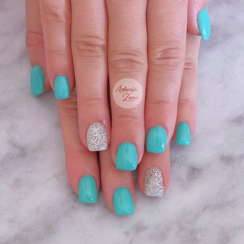 Teal Birthday Nails, Turquoise And Silver Nails, Turquoise Nails Short, Turquoise Nails With Glitter, Turquoise Nails Acrylic, Turquise Nails, Turquoise Glitter Nails, Teal Nail Ideas, Turquoise Acrylic Nails