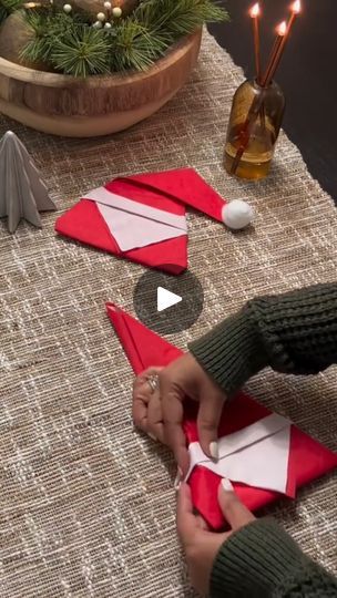 How To Fold Paper Napkins For Christmas, Christmas Serviette Folding, Paper Napkin Folding Ideas Christmas, Beautiful Napkin Folding, Napkin Folding Ideas, Christmas Napkin Folding, Folding Ideas, Christmas Origami, Christmas Brunch