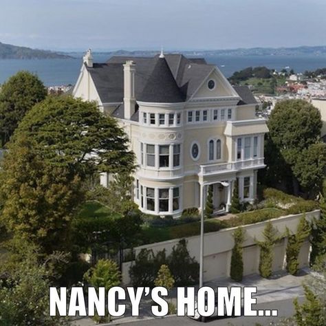 Dubious web sites attempted to paint the House Minority Leader as a hypocrite after her record-breaking eight-hour speech in support of DACA recipients. San Francisco Mansions, San Francisco Neighborhoods, San Francisco Houses, Pacific Heights, Old Mansions, Victorian Mansions, Mansions For Sale, Expensive Houses, House And Home Magazine