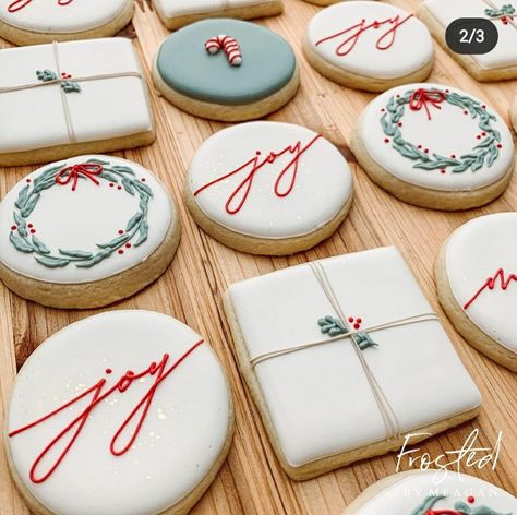 Royal Icing Christmas Cookies, Christmas Sugar Cookies Decorated, Royal Iced Cookies, Sugar Cookie Royal Icing, Iced Sugar Cookies, Winter Cookie, Christmas Cookies Easy, Sugar Cookie Designs, Xmas Cookies