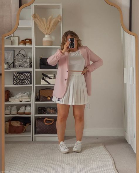 Curvy Korean Outfits, Korean Outfits Plus Size, Old Money Aesthetic Outfit Plus Size, Preppy Plus Size Outfits, Plus Size Soft Girl Aesthetic, Plus Size Preppy Outfits, Plus Size Korean Outfits, Outfit Ideas For Chubby Girls, Korean Plus Size Fashion