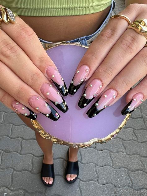 black french tip with diamonds🖤 Black French Diamond Nails, Black French Tip Nails With Diamonds, Black Nails Diamonds, Black Frenchies With Rhinestones, Black And Diamond Nails, Black French Nails With Rhinestones, Black French Tip With Rhinestones, Black Nails With Diamonds Rhinestones, Black Nails With White Tips