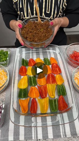 1.6M views · 13K reactions | Mini Bell Pepper Nachos | These might be the best nachos we've ever made 😮 | By The Shaba Kitchen | I'm going to start by placing some mini bell peppers into our casserole dish and I just cut them in half and removed all the seeds and as you can see, I'm using a variety of colors and I'm also using some jalapenos because I just wanted that extra heat and it also just looks really pretty with all the different colors in here so once you have all your peppers in there, you're going to take some taco seasoned ground beef and we're just going to kind of put that all over our peppers. Doesn't need to be perfect. You just kind of want to get it on there. And I cooked this with some green onions and some taco seasoning. And I'm using one pound of lean ground beef. An Pepper Nachos, Sweet Pepper Nachos, Green Pepper Nachos, Bell Pepper Nachos, Keto Bell Pepper Nachos, Mini Bell Pepper Nachos, Bell Pepper Nachos Optavia, Veggie Nachos, Minced Beef Recipes