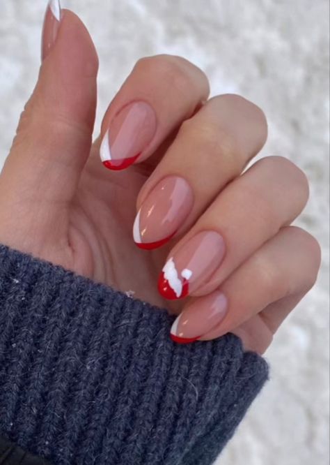 Hat French, Christmas Nail Ideas, Red Christmas Nails, Christmas Nails Easy, Edgy Nails, Peppermint Mocha, Ski Season, Snow Angels, Last Christmas