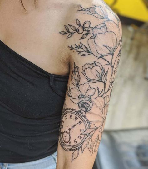 Top 55 Best Upper Arm Tattoo Ideas for Women - [2021 Inspiration Guide] Upper Arm Tattoo, Back Of Arm Tattoo, Girl Arm Tattoos, Cool Arm Tattoos, Forearm Sleeve Tattoos, Upper Arm Tattoos, Bicep Tattoo, Tattoos For Black Skin, Forearm Tattoo Women