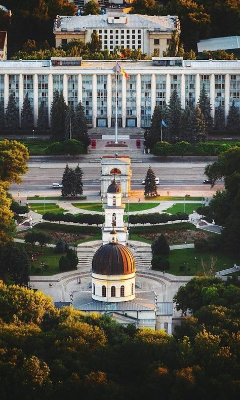 Chisinau Moldova, Landlocked Country, Voyage Europe, Wine Collection, European Countries, Eastern Europe, Countries Of The World, Capital City, Most Beautiful Places