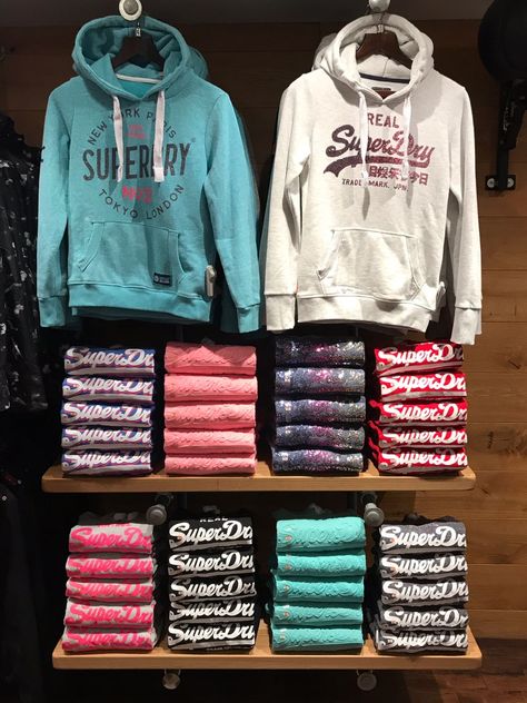 Hoodie Display Ideas, Men's Clothing Store Design, Mobile Accessories Shop, Visual Merchandising Fashion, Ranger Station, Hoodie Store, Clothing Store Displays, Clothing Store Interior, Clothing Store Design