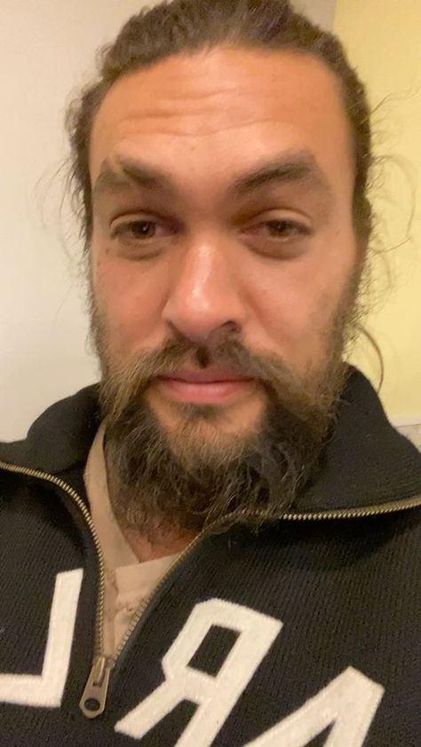 Jason Momoa Vip Fan Card, Jason Momoa Funny, Jason Momoa Hair, Id Card Photo Makeup, Jason Momoa Aquaman, Namgoong Min, Happy New Year Gif, New Year Gif, Video Call With Boyfriend Screen Photo