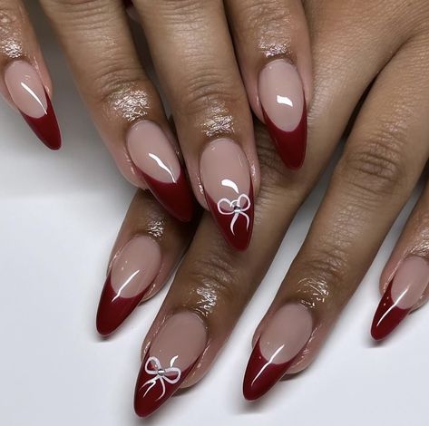 Christmas Nails Inspo Almond, Biab Nails Inspiration Christmas, Red Nail Inspo Design, White And Dark Red Nails, Cute French Nails Design, Red Neutral Nails, Simple Nails Red And White, Christmas Nails Aesthetic Almond, Red And White Nail Inspo Acrylic