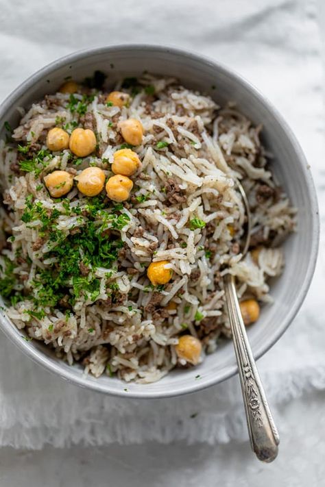 Mediterranean Ground Beef, Ground Beef And Rice Recipes, Beef And Rice Recipes, Ground Beef And Rice, Ground Beef Rice, Middle East Recipes, One Pot Meal, Rice Dish, Beef And Rice