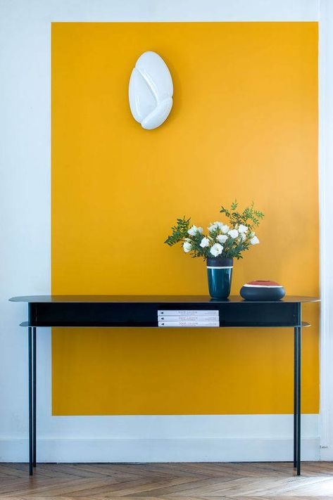 Mustard Yellow Walls, Colorful Interior Design, Yellow Decor, Yellow Interior, Yellow Wall, Yellow Walls, Diy Interior, Room Colors, Wall Paint