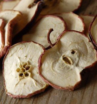 Fake Pie, Apple Garland, Craft Market, Apple Chips, Wedding Showers, Dried Apples, Wild Apple, Preserved Flowers, Primitive Crafts