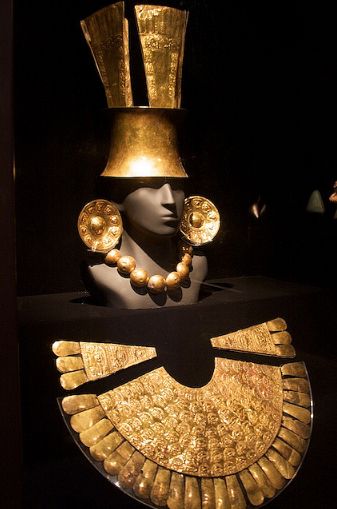 Inca gold, South America Inca Jewelry, Inca Art, Ancient America, Gold Museum, Inca Empire, Ancient Jewellery, Historical Jewellery, Ancient Jewelry, Ancient Artifacts