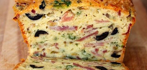 Bacon And Cheese Bread, Recipes Grill, Olive Bread, Italian Olives, Bacon And Cheese, Onion Salad, How To Cook Ham, Cinnamon Bread, Salad Dessert