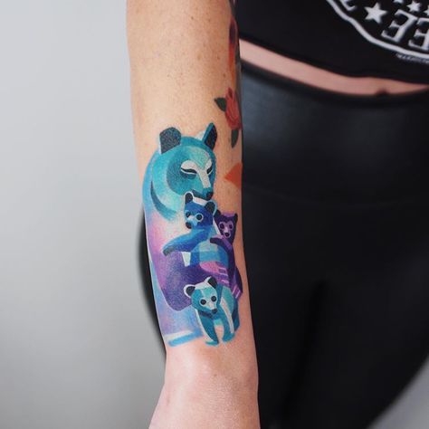 Sasha Unisex (@sashaunisex) • Instagram photos and videos Mom Bear Tattoo, Momma Bear Tattoo, Bear Tattoo Ideas, Reflection Tattoo, Polar Bear Tattoo, Mom Tattoo Designs, Mommy Tattoos, Bear Tattoos, Mother Tattoos