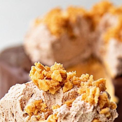 Peabody Johanson on Instagram: "This Chocolate Glazed Scotcharoo Cheesecake is a twist on the cereal treat with the flavors of peanut butter, butterscotch, and chocolate. Recipe linked in bio." Scotcharoo Cheesecake, Cereal Treats, Chocolate Recipe, Chocolate Glaze, Peanut Butter, Cereal, Peanut, Cheesecake, Glaze