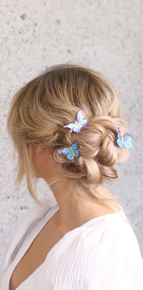 cute hairstyle, summer hairstyle, cute hairstyle long hair, summer braid, boho braid, hairstyle hairscarf, cute braid , simple cute hairstyle, hairstyle with hairclips Hairstyles For Warm Weather, Butterfly Hairstyles, Braid Simple, Bday Hair, Butterfly Hairstyle, Braided Headband Hairstyle, Bobby Pin Hairstyles, Updo Hairstyle, Clip Hairstyles