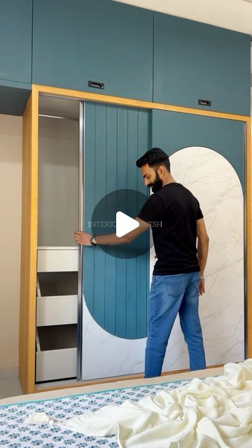 Wadroob Design Room, 3 Shutter Wardrobe Design, Slide Cupboard Design, Wardrobes For Bedrooms Sliding Doors, Bedroom Wall Wardrobe Design, Trending Wardrobe Design 2024, Sliding Door Wardrobe Designs 2024, Cupboards Designs For Bedroom, Cupboard Sliding Doors Wardrobe Design