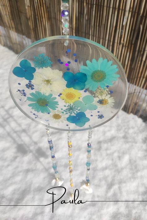 Resin Sun Catcher, Diy Suncatchers Resin, Resin Suncatcher Diy, Resin Suncatcher, Suncatcher Diy, Diy Popsicle Stick Crafts, Wind Catcher, Diy Suncatchers, Luxury Gifts For Women