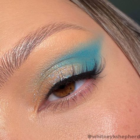 Blue Bratz Makeup, Bubbles Powerpuff Makeup Look, Cookie Monster Makeup Eye, Teal Prom Makeup Looks, Mama Mia Makeup Ideas, Powerpuff Girls Makeup Bubbles, Teal Makeup Ideas, Bubbles Makeup Powerpuff, Bubbles Powerpuff Makeup