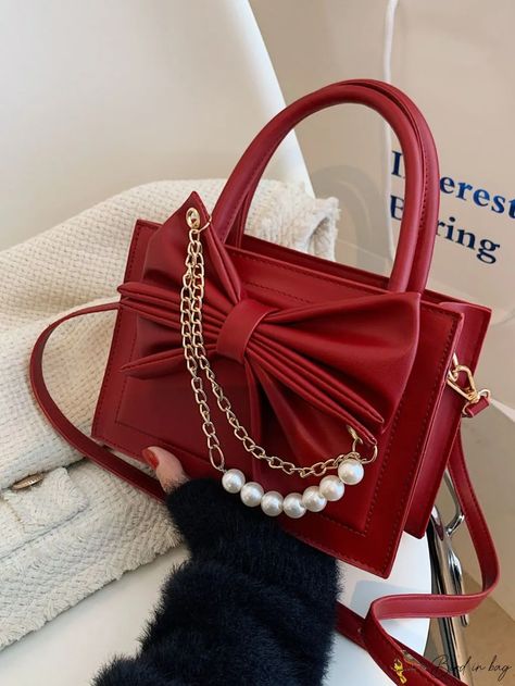 BirdinBag - Square Bag with Bow and Faux Pearl Accents Ol Fashion, Red Purses, Wedding Bag, Pearl Types, Black Purses, Satchel Handbags, Chain Shoulder Bag, Mini Fashion, Square Bag