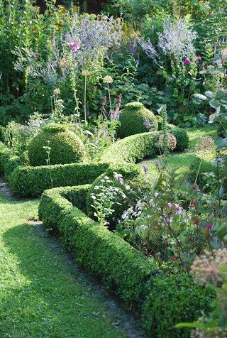 Sloped Landscape, Box Balls, Maze Garden, Garden Topiary, Summer Gardens, Parterre Garden, Evergreen Garden, Market Garden, Garden Whimsy