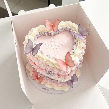 Butterfly Bento Cake, Bday Cakes For Girls, 29th Birthday Cakes, Heart Shaped Birthday Cake, 22nd Birthday Cakes, Pineapple Birthday, Birthday Cakes For Her, Birthday Cake With Flowers, Heart Cakes