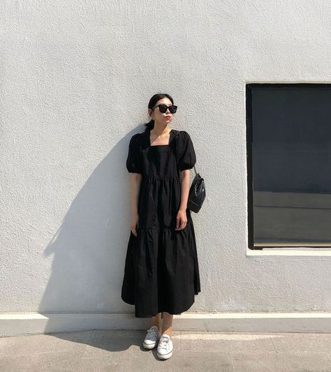 Babydoll Dress Outfit, Dress Natal, Summer Fashion Dresses Casual, Black Tiered Dress, Haldi Outfits, Simple Style Outfits, Stylish Short Dresses, Modest Dresses Casual, Black Dress Outfits