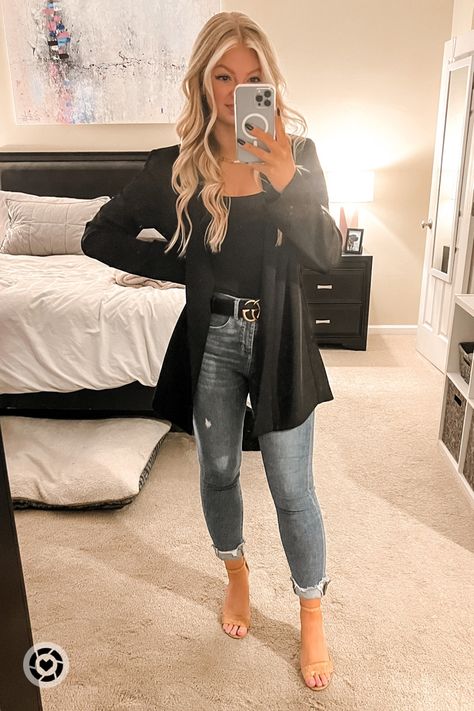 Jean Outfits Business Casual, Friday Work Outfit Jeans Offices, Jean Blazer Outfit Work, Salon Wardrobe Work Outfits, Bodysuit With Blazer Outfit, Bodysuit And Blazer Outfit, Cute Fall Business Casual Outfits, Dressy Casual Jeans Outfit, Buisness Casual Women Outfits Jeans