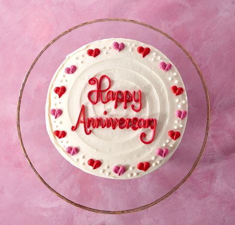 Anniversary Lunchbox Cake, Red Velvet Bento Cake, Aniversary Cakes Designs, Anniversary Cake Aesthetic, Happy Anniversary Cake, Lunchbox Cake, 25 Anniversary Cake, Anniversary Cake Designs, One Piece Birthdays