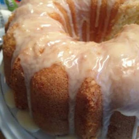 NEW ORLEANS POUND CAKE Recipe - (4.5/5) Louisiana Crunch Cake, Crunch Cake, Bundt Cakes Recipes, Pound Cake Recipes, Classic Desserts, Gumbo, Food Cakes, Bundt Cake, Pound Cake