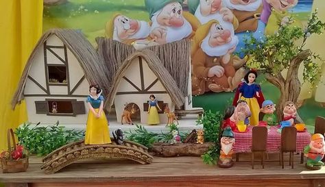 Snow White And 7 Dwarfs, Snow White And Seven Dwarfs, Backdrop For Birthday, Sette Nani, 7 Dwarfs, Snow White Party, Stage Decoration, Seven Dwarfs, Stage Decorations