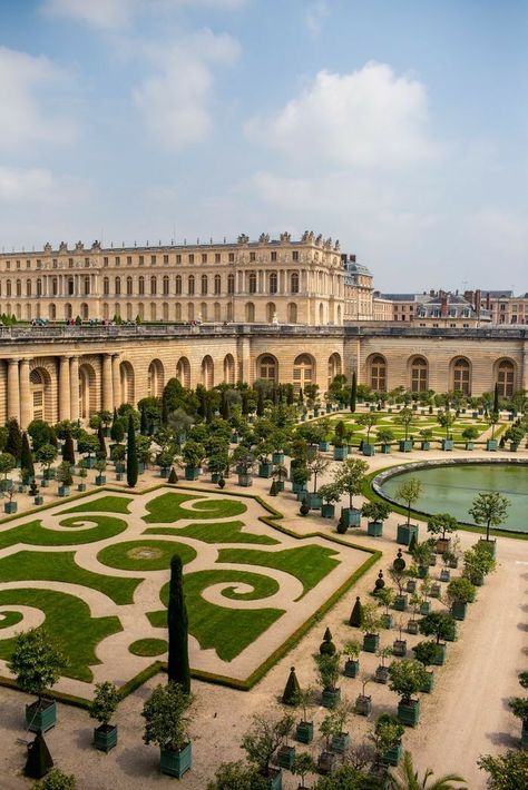 Versailles Aesthetic, Versailles Gardens, Castles To Visit, Versailles Garden, Chateau Versailles, Versailles France, Orange Grove, Castle Aesthetic, Palace Garden