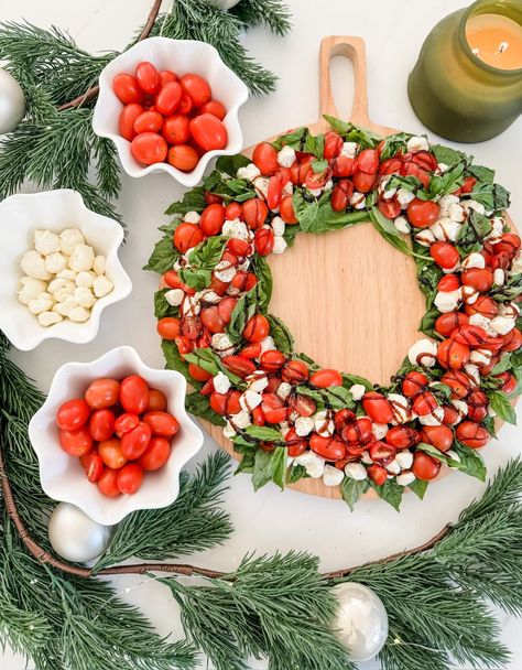 Easy Holiday Appetizer: Caprese Salad Wreath | Click + Love — CLICK AND LOVE Caprese Salad Wreath, Salad Wreath, Christmas Appetizer, Holiday Appetizers Easy, Holiday Appetizer, Budget Friendly Decor, Pretty Drinks, Holiday Appetizers, Christmas Appetizers