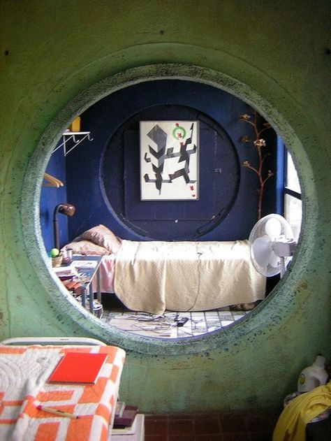 nighttime bedroom color Circle Doorway, Circular Doorway, Arcosanti Arizona, Hobbit Bedroom, Alcove Bed, Door Ways, Casa Hobbit, Sleeping Nook, Casa Patio