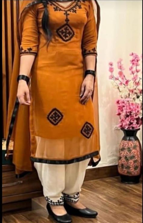 Embroidery Suits Punjabi Party Wear, New Punjabi Suits, Suits Design Latest, Latest Suit Design, Punjabi Suits Designer, Latest Punjabi Suits, New Suit Design, Suits For Women Indian, Punjabi Suits Designer Boutique