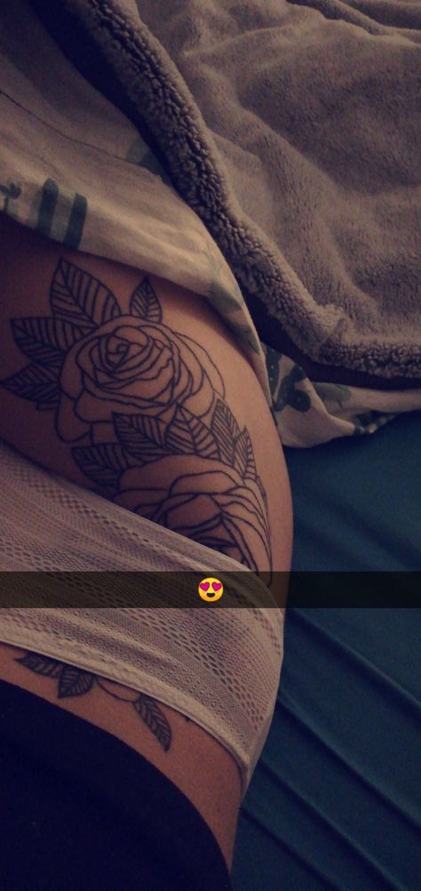 Tattoo Snapchat, Rose Tumblr, Tattoo Girl, Girl Tattoo, Hot Tattoos, Rose Tattoo, Snapchat, Tumblr, Tattoos