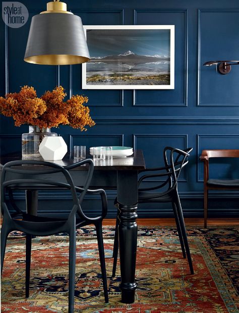 Exchange ideas and find inspiration on interior decor and design tips, home organization ideas, decorating on a budget, decor trends, and more. Blue Dining Room, Dark Dining Room, Hacks Ikea, Easy Ikea Hack, Dining Room Blue, Gold Pendant Lighting, Dining Room Style, Décor Boho, Dining Room Walls