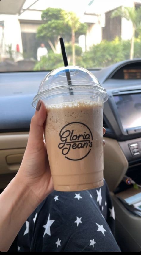 Food In Car Aesthetic, Fake Post, Gloria Jeans Coffee, Besties Funny, Gloria Jeans, Fast Food Drinks, Eating Food Funny, Aesthetic Drinks, Food Captions