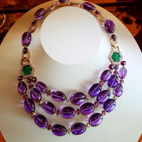 mari on Instagram: “Fabulous Necklace by @bulgariofficial  #repost @aearabia #bulgari #bvlgari #bulgarinecklace #necklace #amethyst #ruby #emerald…” Purple Beads Necklace, Beads Necklace Indian, Statement Jewelry Outfit, Fine Pearl Jewelry, Beautiful Beaded Necklaces, Bvlgari Jewelry, Beaded Necklace Patterns, Online Gold Jewellery, Pearl Necklace Designs