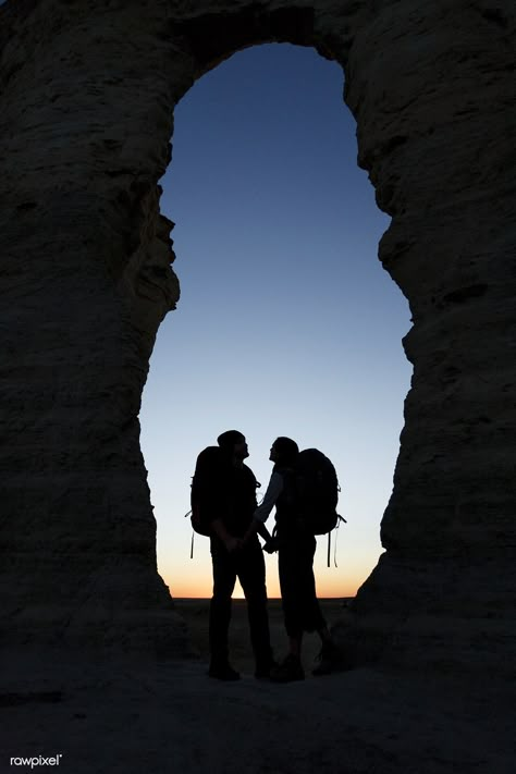 Couple Adventure Aesthetic, Hiking Couple Aesthetic, Couple Hiking Photos, Adventurous Couple, Couples Hike Aesthetic, Couple Trekking Photos, Couples Hiking Pictures, Hiking Couple, Couple Camping