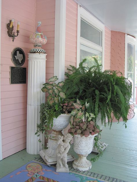 Victorian Porches, Victorian Front Porch, Bohemian Porch, Victorian Pool, Victorian Porch, Southern Porches, Victorian Style House, Dream Patio, Farmhouse Porch