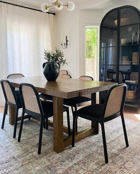 You can never go wrong with a cane and boucle combo, as evidenced by the Nadia Dining Chairs designed by @ellenberger.design. #mycb2 via @tiffanyleighdesign Modern Dining Room Rug, Dining Room Sets Modern, Modern Dining Room Chandeliers, Dining Room Lighting Modern, Modern Dining Room Sets, Tiffany Leigh Design, Room Ideas Interior Design, Modern Dining Room Ideas, Modern Dining Room Furniture