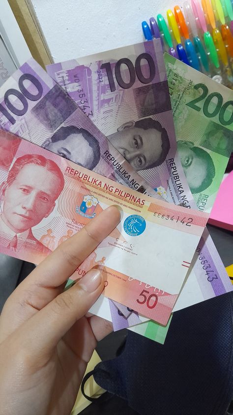 Fake Money Prank, Earning Money Aesthetic, Cash Money Prank 2023, Money Peso, Money Philippines Pictures, Philippines Money Pictures, Philippines Money, Money Prank, Aesthetic Philippines