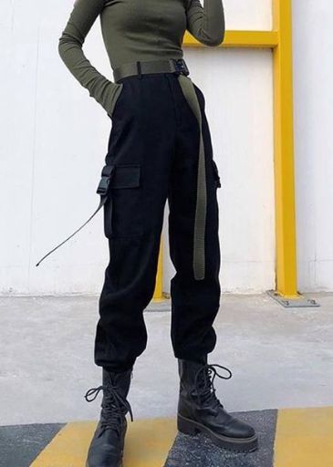 Combat Style Outfit, Sci Fi Outfits Female Casual, Army Core Outfits, Black Combat Outfit, Black Cargo Pants Aesthetic, Cargo Pants Reference, Training Outfit Combat, Military Aesthetic Outfit, Tech Outfits Women