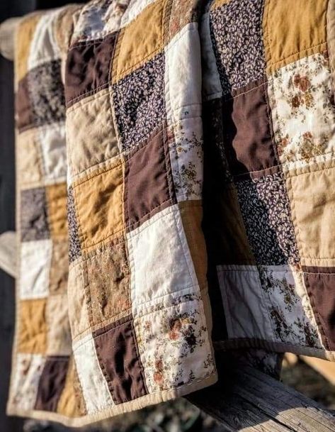 Patchwork Clothing, Sewing Machine Projects, Patchwork Quilt Patterns, Pattern Ideas, Crochet Free, The Chaos, Scrap Quilts, Knitting Crochet, Quilt Blanket