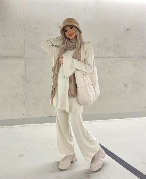 Fall Fashion Outfits Casual, Modest Winter Outfits, Estilo Hijab, Mode Kylie Jenner, Mode Hijabi, Stile Hijab, Street Hijab Fashion, Mode Turban, Modest Fashion Hijab