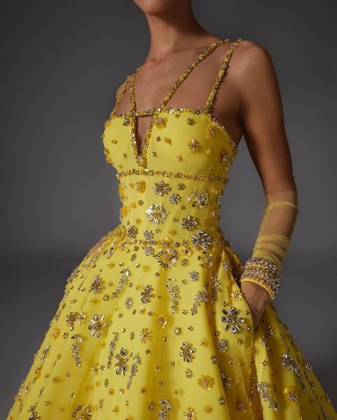 Khaled & Marwan on Instagram: "Serene Collection✨ #khaledandmarwan #serenecollection #newcollection #readytowear2024 #rtw2024 #fallwinter2024 #parisfashionweek #parisfashionweek" Yellow Dress To Impress, Yellow Gown Dress, Ready To Wear 2024, Masquerade Ball Gown, In Out, Cute Sundress, Magical Dress, Shweshwe Dresses, Middle Eastern Fashion