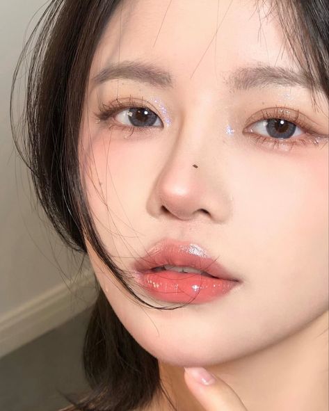 chinese girl makeup ulzzang fashion asian cute soft angel aesthetic korean japanese grunge dark peachy Soft Angel Aesthetic, Peachy Makeup Look, Japanese Grunge, Makeup Ulzzang, Peach Makeup, Orange Blush, Aesthetic Korean, Korean Japanese, Natural Makeup Tutorial