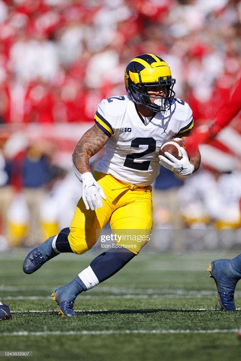 Running Back Drip, Blake Corum, College Football Uniforms, Football Drip, Michigan Go Blue, Football American, Michigan Wolverines Football, Wolverines Football, Michigan Sports